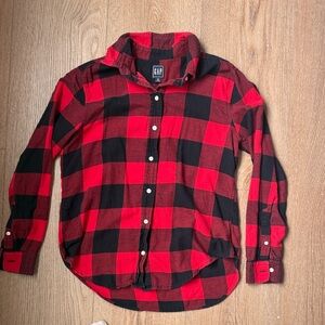 GAP women’s  Casual Red and Black Checkered Shirt
